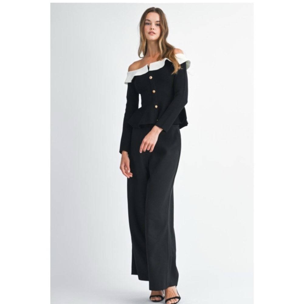 740 • Lux Black Viscose Blend Knit Peplum Top Gold Buttons White Flounce Collar - Picture 9 of 16